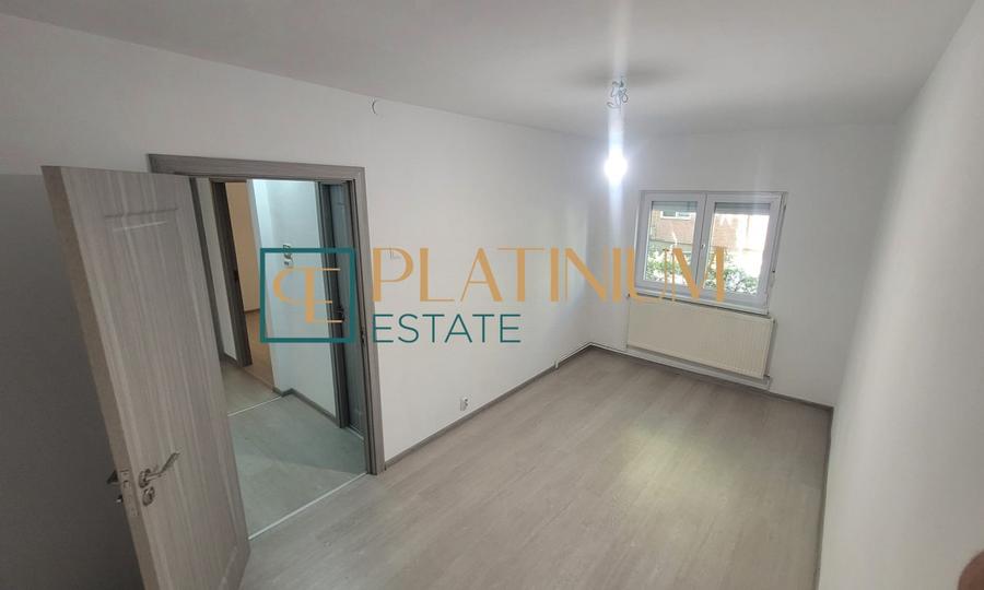 Apartament cu 3 camere decomandat, mobilat în Aradului