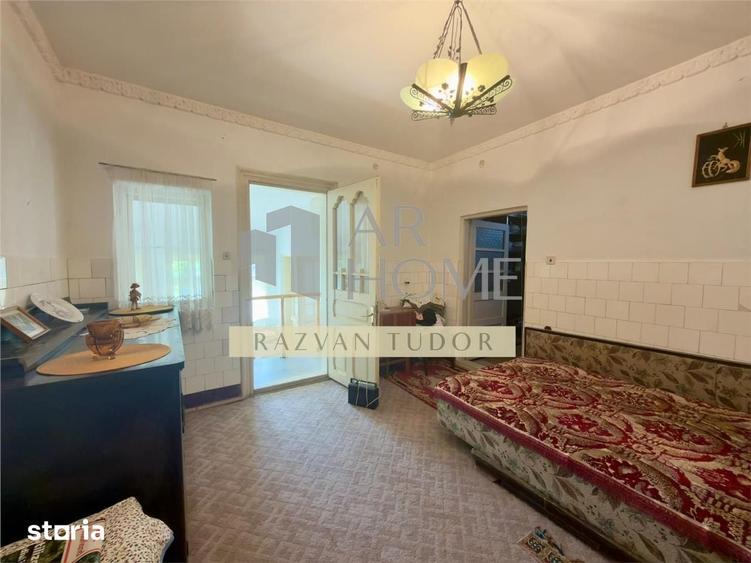 Casă cu 4 camere cu Teren 1681 Mp în Boldești