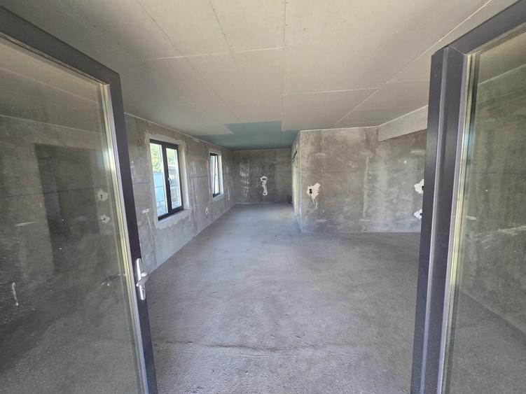 Casă cu 4 camere cu Teren 650 Mp în Vânători