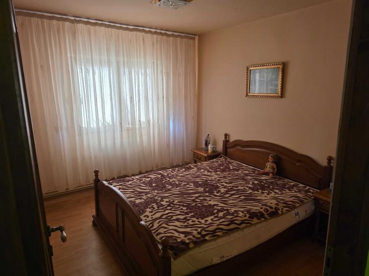 Apartament cu 3 camere decomandat în Micălaca