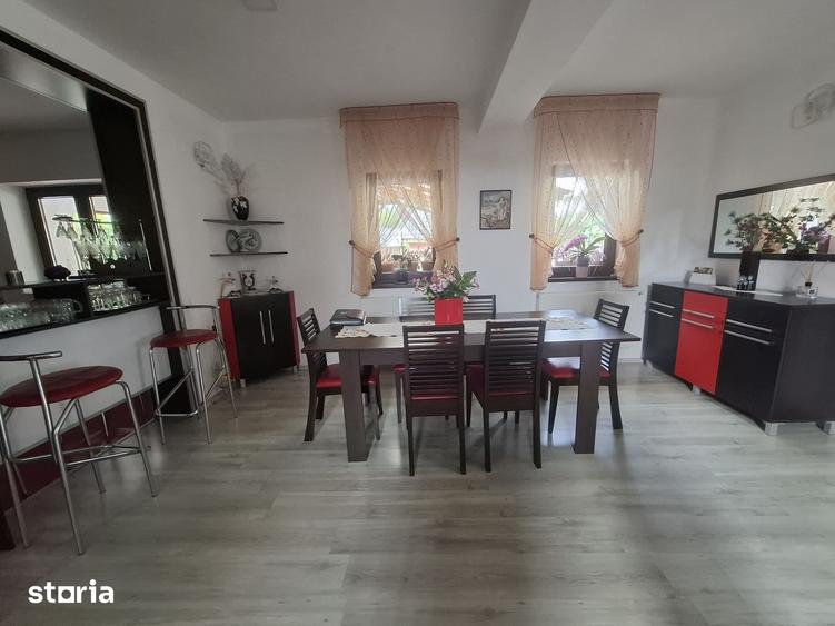 Casă cu 5 camere cu Teren 560 Mp în Hemeiuș