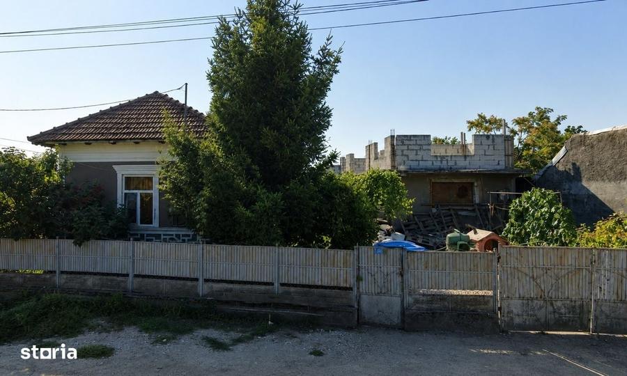 Casă cu 3 camere în Comani