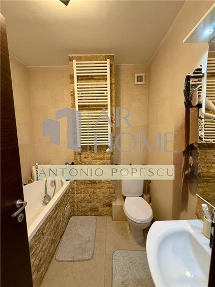 Apartament cu 3 camere decomandat, mobilat în Ultracentral
