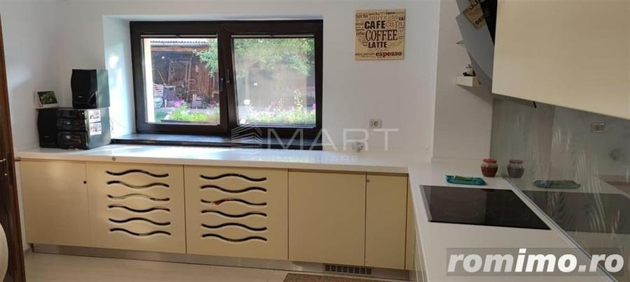 Casă cu 9 camere cu Teren 1545 Mp în Cristian