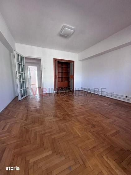 Apartament cu 4 camere decomandat în Centrul Civic