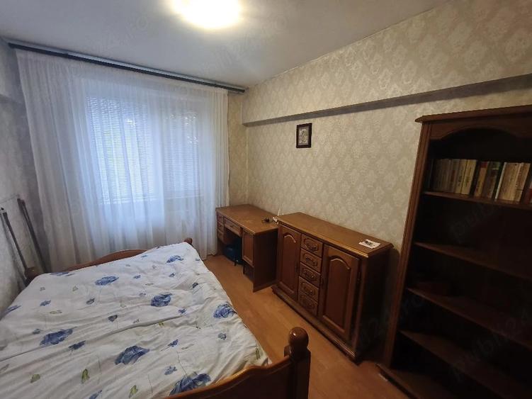 Apartament cu 3 camere decomandat în Tineretului