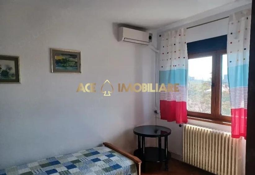 Apartament cu 3 camere semidecomandat, mobilat în Calea Călărașilor