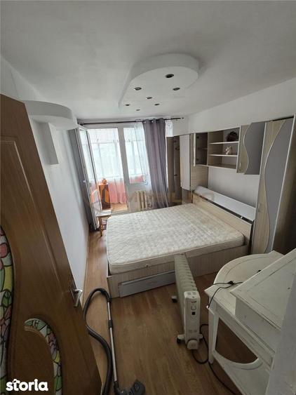 Apartament cu 3 camere, mobilat în Zona industrială