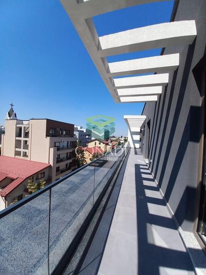 Apartament cu 3 camere decomandat în Băneasa