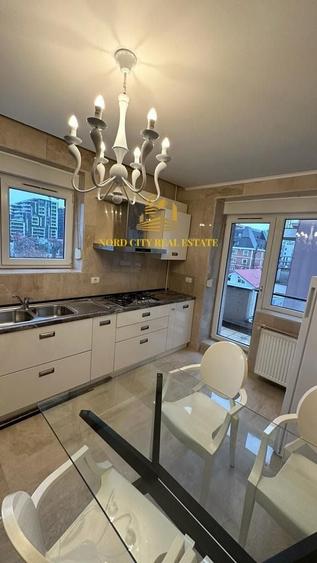Apartament cu 3 camere decomandat în Herăstrău
