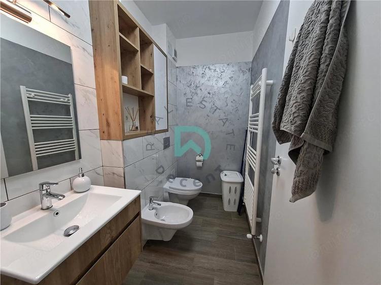 Apartament cu 2 camere decomandat în Tractorul