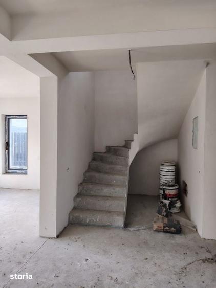 Casă cu 4 camere cu Teren 463 Mp în Apahida
