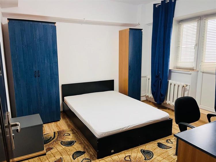 Apartament cu 3 camere decomandat în Central