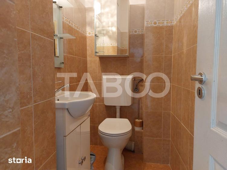 Apartament cu 3 camere decomandat, mobilat în Valea Aurie