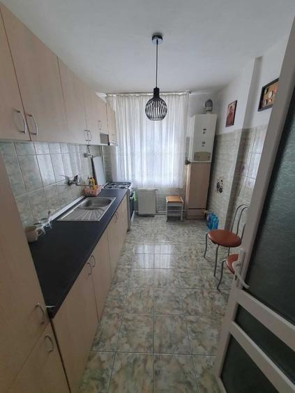 Apartament cu 2 camere decomandat în Precista