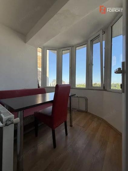 Apartament cu 4 camere semidecomandat, mobilat în Circumvalațiunii
