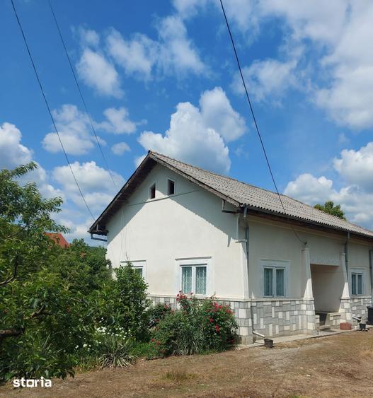 Casă cu 3 camere cu Teren 700 Mp în Voinești