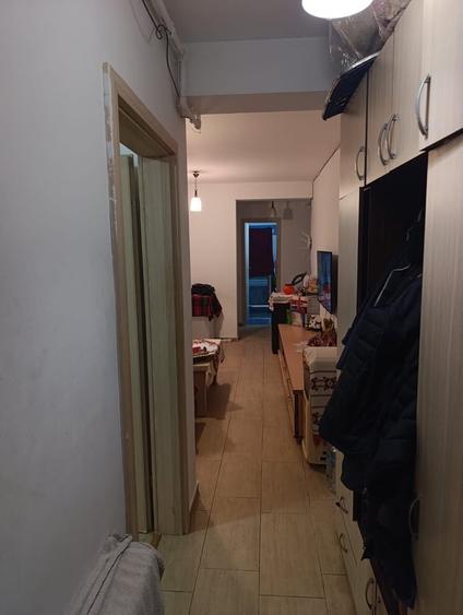 Apartament cu 4 camere semidecomandat în Central