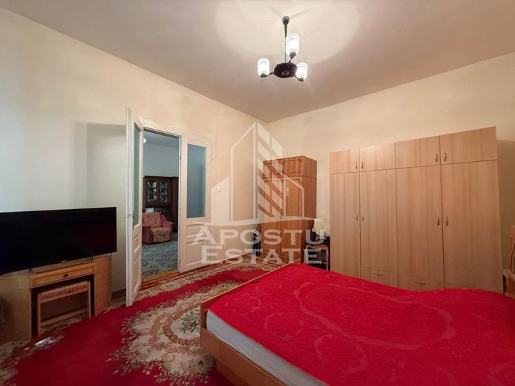 Casă individuală cu 8 camere cu Piscina în Iosefin