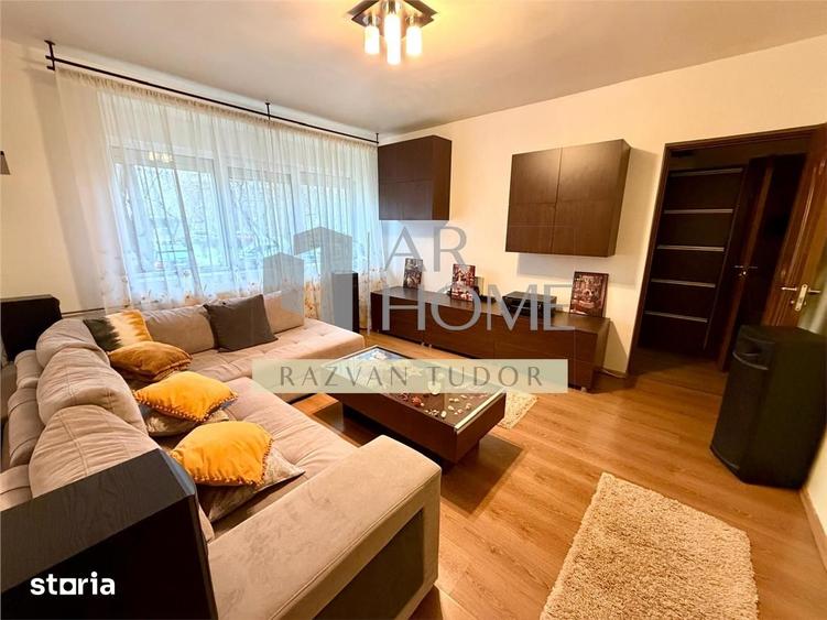 Apartament cu 3 camere semidecomandat în Andrei Mureșanu