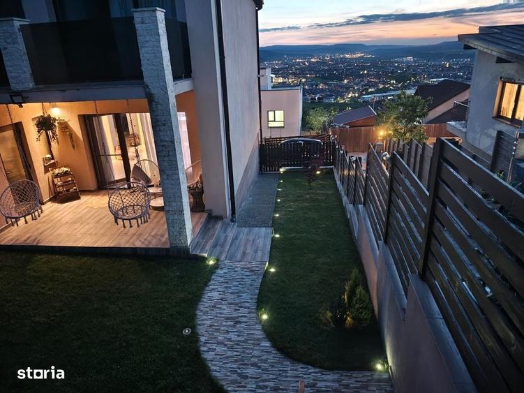 Casă cu 4 camere cu Teren 365 Mp în Florești