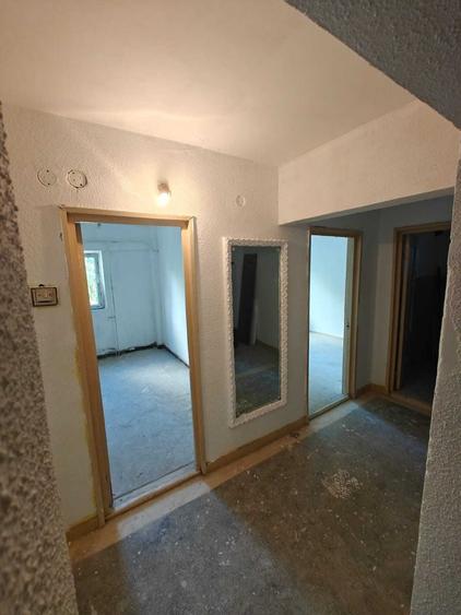 Apartament cu 2 camere decomandat în Piața Nouă