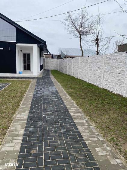 Casă cu Teren 303 Mp în Vădeni