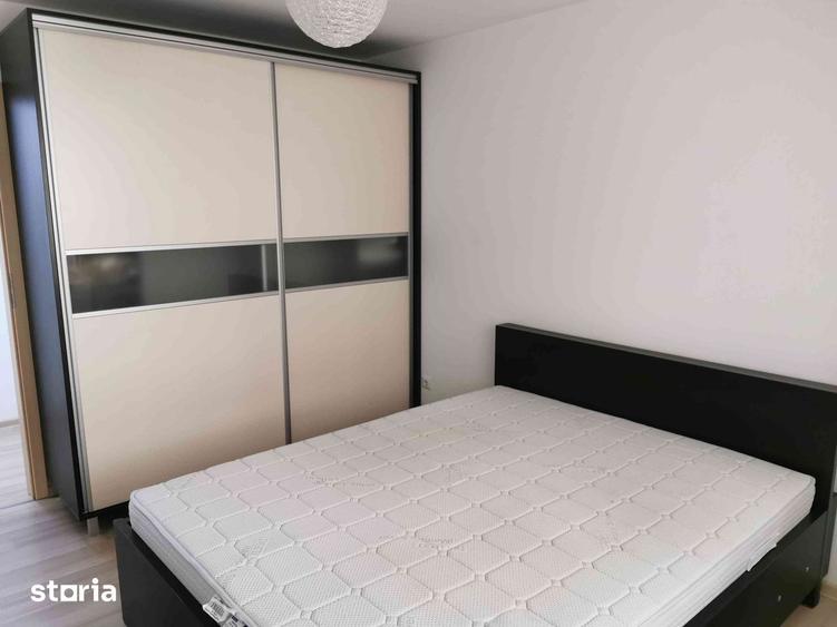 Apartament cu 2 camere decomandat, mobilat în Tractorul
