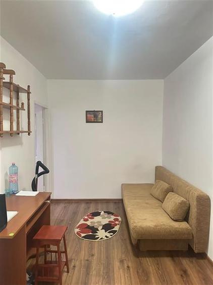 Apartament cu 2 camere nedecomandat în Podul de Piatră