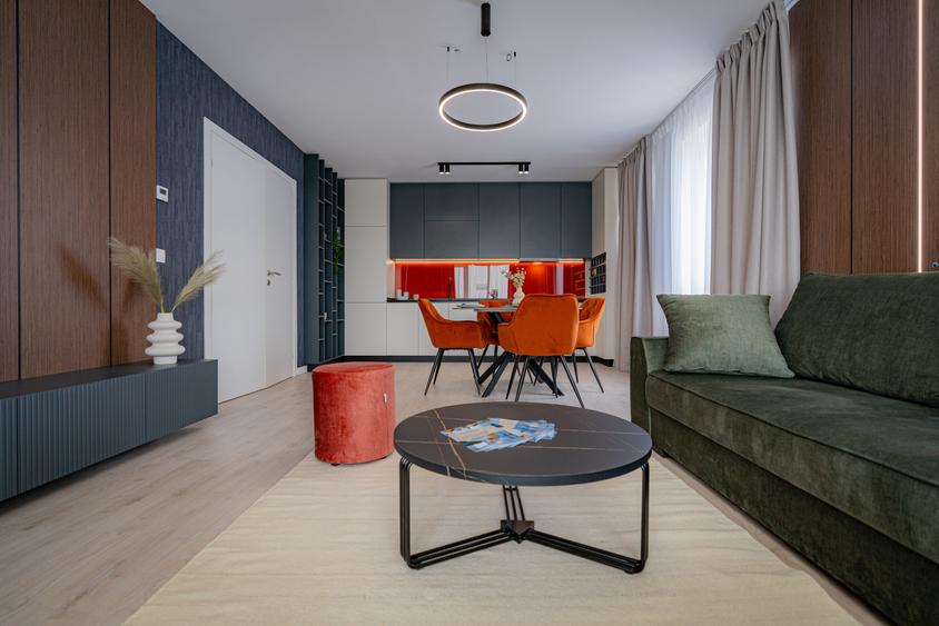 Apartament cu 3 camere semidecomandat în Nord