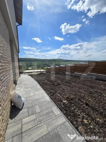 Casă cu 4 camere cu Teren 400 Mp în Chinteni