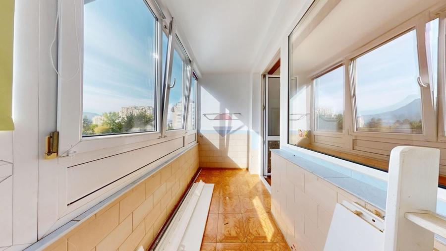 Apartament cu 2 camere semidecomandat în Centrul Civic