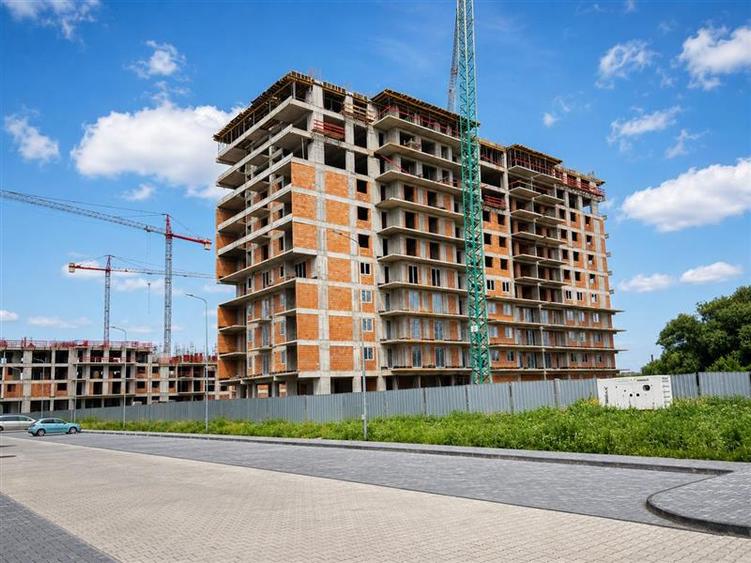 Apartament cu 2 camere decomandat în Avantgarden
