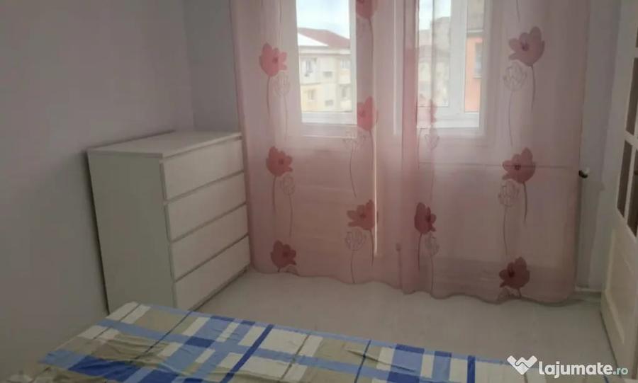Apartament cu 2 camere semidecomandat în Hotvon