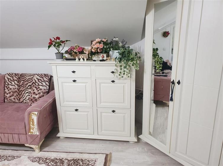 Apartament cu 3 camere decomandat, mobilat în Burdujeni