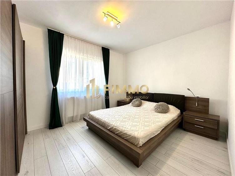 Casă individuală cu 5 camere cu Teren 250 Mp în Est