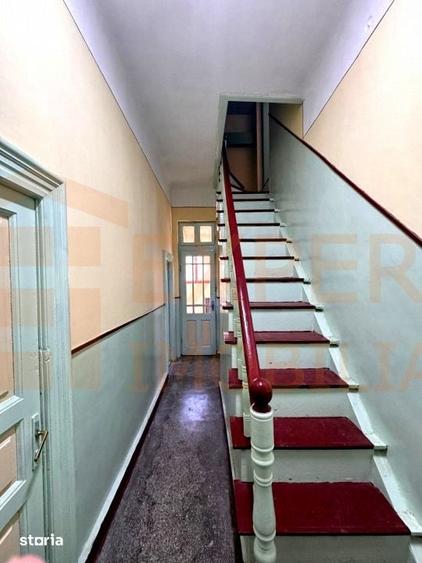 Casă cu 8 camere cu Teren 274 Mp în Tomis II