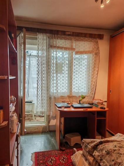 Apartament cu 4 camere semidecomandat în Drumul Taberei