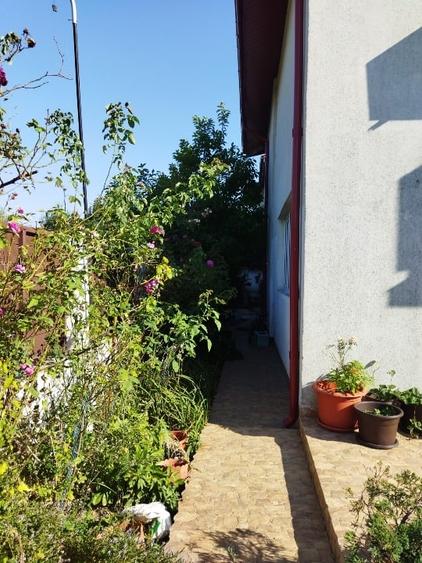 Casă individuală cu 5 camere cu Canalizare în Pasărea