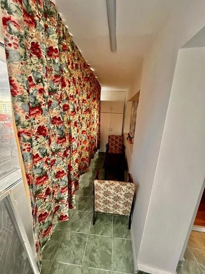 Apartament cu 3 camere semidecomandat în Pantelimon