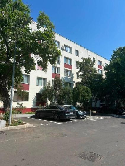 Apartament cu 3 camere în Berceni