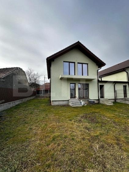Casă individuală cu 4 camere cu Garaj în Gilău
