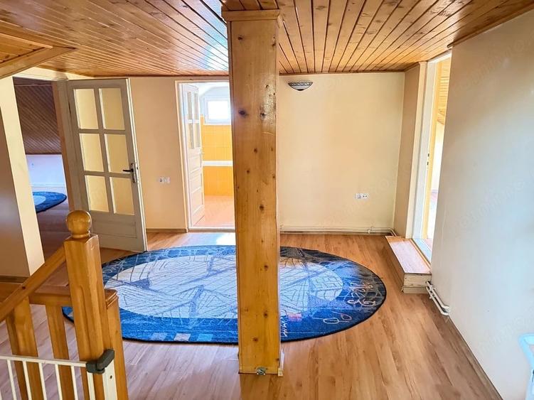 Casă cu 10 camere cu Teren 1200 Mp în Central