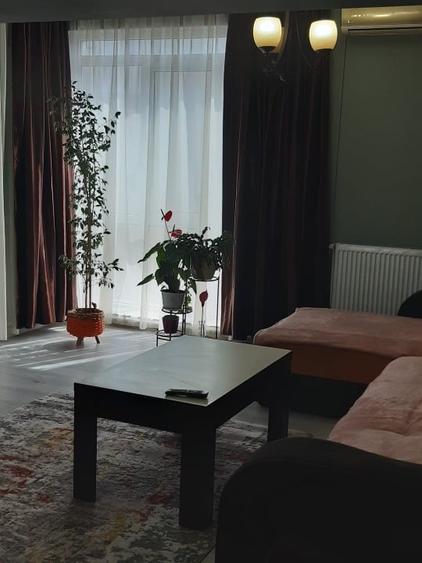 Apartament cu 2 camere semidecomandat, mobilat în Tomis Nord