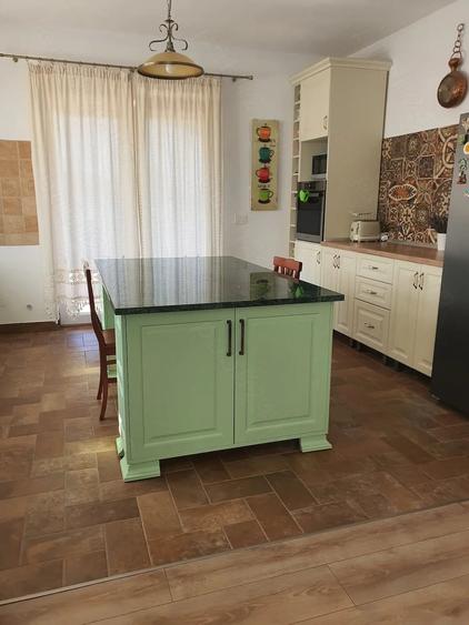 Casă cu 3 camere cu Teren 462 Mp în Central