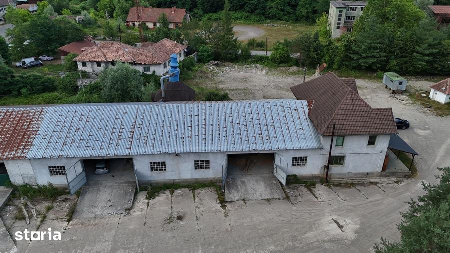 Spațiu comercial, de 25,000 mp, în Vârfurile
