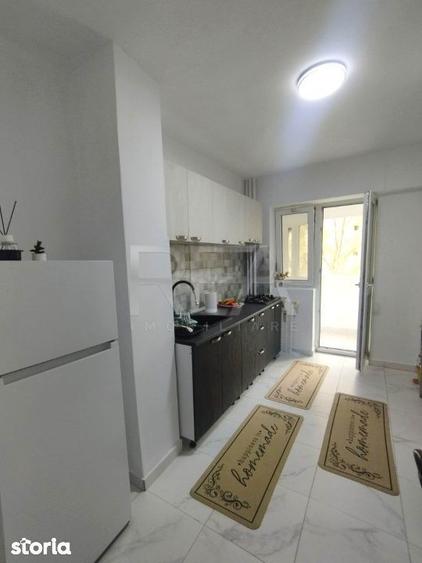 Apartament cu 3 camere semidecomandat, mobilat în Pantelimon