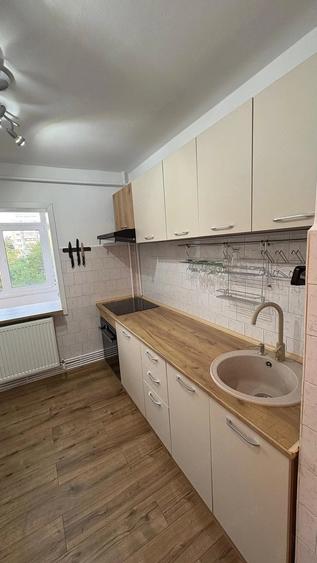 Apartament cu 2 camere decomandat în Micro 20