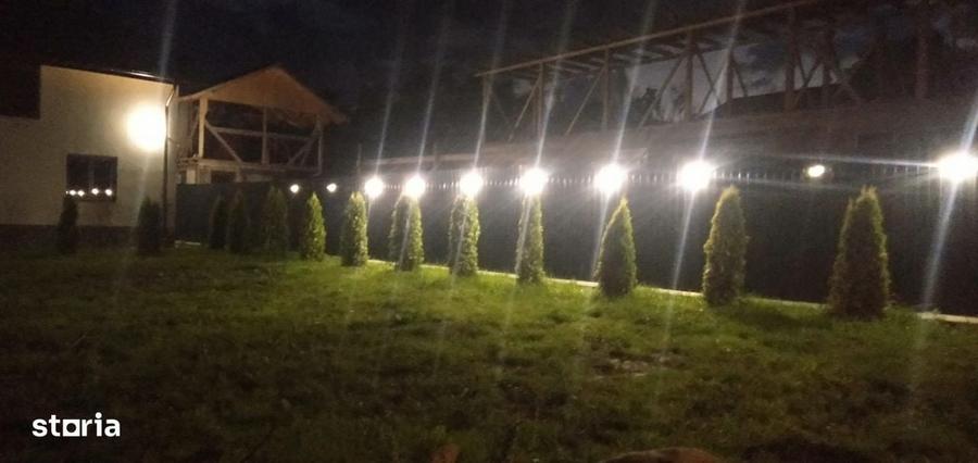 Casă cu 4 camere în Izvoarele