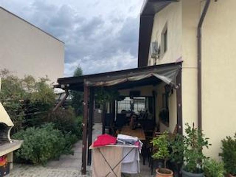 Casă cu 5 camere cu Teren 235 Mp în Pipera